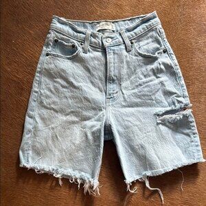 Abercrombie & Fitch Curve Love 7” Dad short high rise